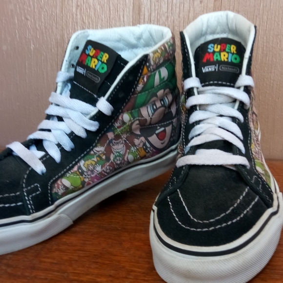 Vans x Nintendo SK8-Hi Super Mario Brothers - Picture 1 of 8